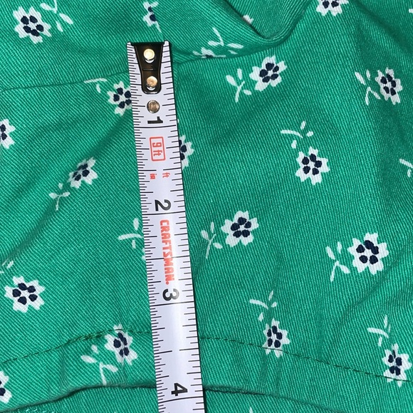 J Crew - size 6 - green shorts with flowers - EUC - Picture 3 of 7